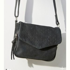 Nelly Perforated CrossbodyBag:black,rose,slate